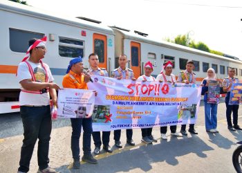 Sambut HUT Ke-81 RI, KAI Daop 7 Madiun Gelar Sosialisasi Keselamatan Perlintasan Sebidang