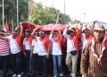 Semarakkan HUT Ke-81 RI, Wali Kota Vinanda Berangkatkan Kirab Merah Putih Raksasa Menuju Gunung Klotok
