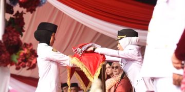 Wali Kota Vinanda Pimpin Upacara Peringatan HUT Ke-81 RI di Stadion Brawijaya