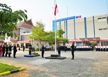 Peringati HUT Ke-81 RI, KAI Daop 7 Madiun Gelar Upacara dan Layani Puluhan Ribu Penumpang Libur Kemerdekaan