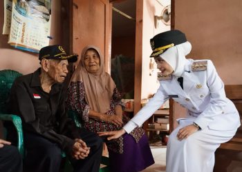 HUT Ke-81 RI, Wali Kota Vinanda Kunjungi Veteran Perjuangan Trikora di Kota Kediri