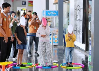 Semarakkan HUT Ke-81 RI, KAI Daop 7 Madiun Bagikan Suvenir Hingga Upgrade Layanan Gratis bagi Pelanggan