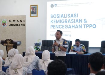 Cegah TPPO dan Sosialisasi POLTEKIMIPAS, Kantor Imigrasi Kediri Edukasi Siswa SMAN 1 Jombang