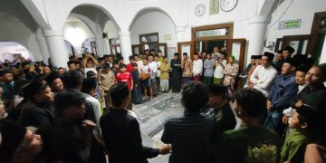 Lestarikan Tradisi Sejak 1908, Peringatan Maulid Nabi di Masjid Wakaf Jamsaren Kediri Dimeriahkan Tradisi Sebar Koin