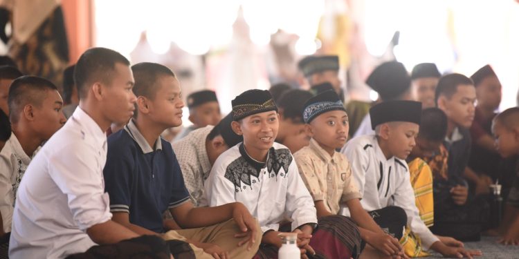 Gus Qowim Ajak Siswa Sekolah Rakyat Terintegrasi 2 Kota Kediri Teladani Rasulullah SAW dan Pantang Minder