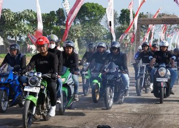 Ikuti Riding Ninja 2 Stroke, Wali Kota Kediri Vinanda Prameswati Ajak Komunitas Otomotif Jadi Pelopor Tertib Lalu Lintas