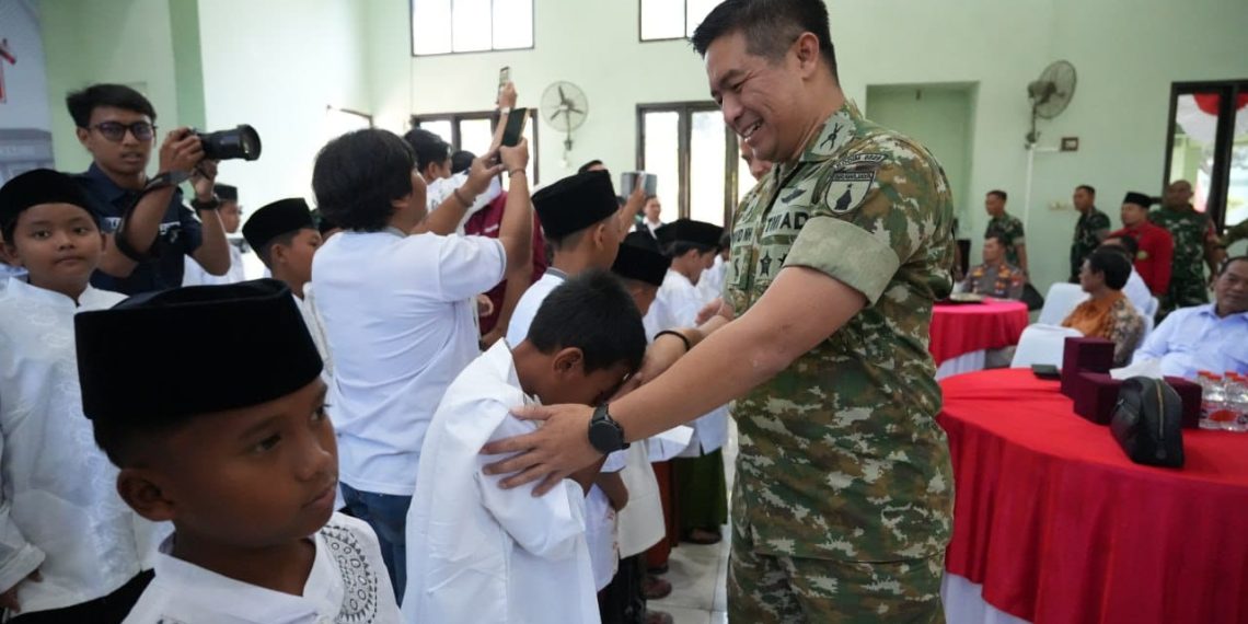 Meriahkan HUT Ke-81 RI, Kodim 0809/Kediri Gelar Khitan Bahagia dan Pengobatan Gratis