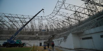 Masuki Tahap Tiga, Pemasangan Rangka Atap Stadion Gelora Daha Jayati Dikebut