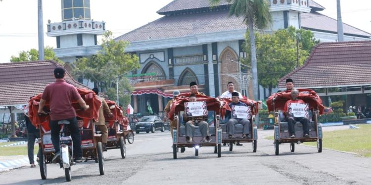 Bantu Mobilitas Muktamar NU dan Ekonomi Warga, Presiden Prabowo Salurkan 200 Becak Listrik di Jombang