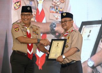 Atribut Seragam Pramuka Abdul Mu’ti Jadi Sorotan Warganet Usai Terima Lencana Darma Bakti