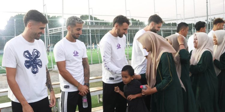 Jelang Laga Perdana BRI Super League, Persik Kediri Gelar Doa Bersama Anak Yatim