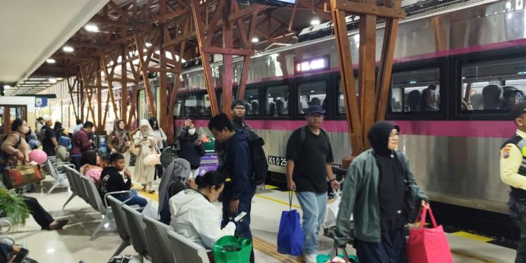 KAI Tambah Operasional KA Gajayana Tambahan di Daop 7 Madiun Guna Antisipasi Dampak Erupsi Gunung Anak Krakatau