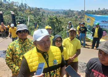 Bertahun-tahun Dikeluhkan Warga, Jalan Rusak di Desa Petungroto Kediri Akhirnya Mulai Diaspal