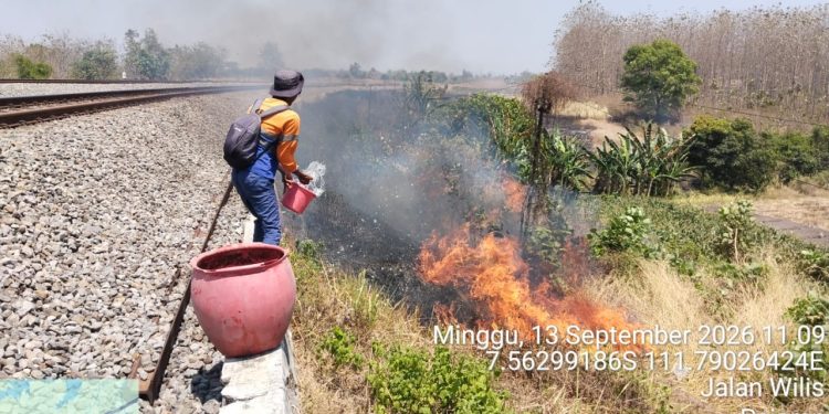 KAI Daop 7 Madiun Perketat Pengawasan Jalur Kereta Api Akibat Maraknya Pembakaran Lahan