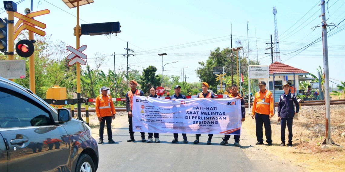 KAI Daop 7 Madiun Gelar Sosialisasi Keselamatan di Tiga Perlintasan Sebidang Magetan dan Ngawi