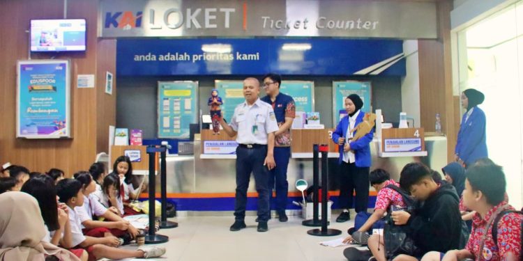 KAI Daop 7 Madiun Kenalkan Moda Transportasi dan Keselamatan Kereta Api Sejak Dini Lewat Eduspoor