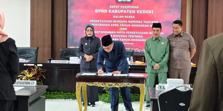 DPRD Kabupaten Kediri Setujui Raperda Perubahan APBD 2026