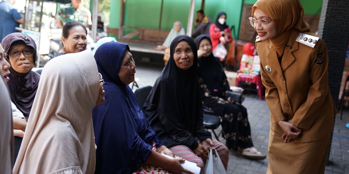 Wali Kota Kediri Tinjau Langsung Pelayanan Posyandu ILP Kelengkeng di Kelurahan Kaliombo