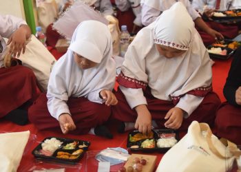 Wali Kota Kediri Vinanda Prameswati Kampanyekan Gemarikan di SDN Ngronggo 4