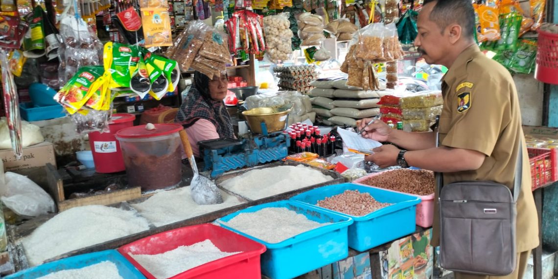 DKPP Kota Kediri Pantau Harga Pangan di Pasar Setono Betek, Beras Premium Masuk Status Waspada