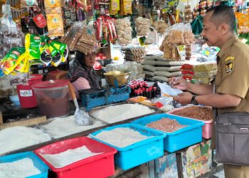 DKPP Kota Kediri Pantau Harga Pangan di Pasar Setono Betek, Beras Premium Masuk Status Waspada