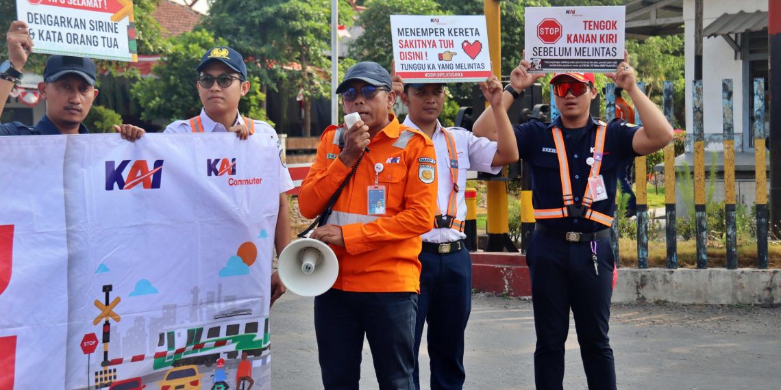 KAI Daop 7 Madiun Gelar Sosialisasi Keselamatan di Perlintasan Sebidang Jombang