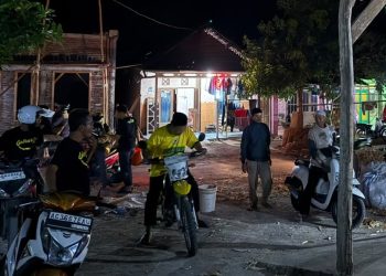 Ketua DPD Golkar Kabupaten Kediri Sambang Warga Naik Motor Trail, Tinjau Penerima Bantuan di Tarokan