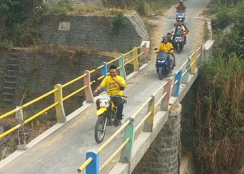Aksi Blusukan Trail Kuning Cak Hadi Temui Warga Puncu Sambil Bagikan Sembako