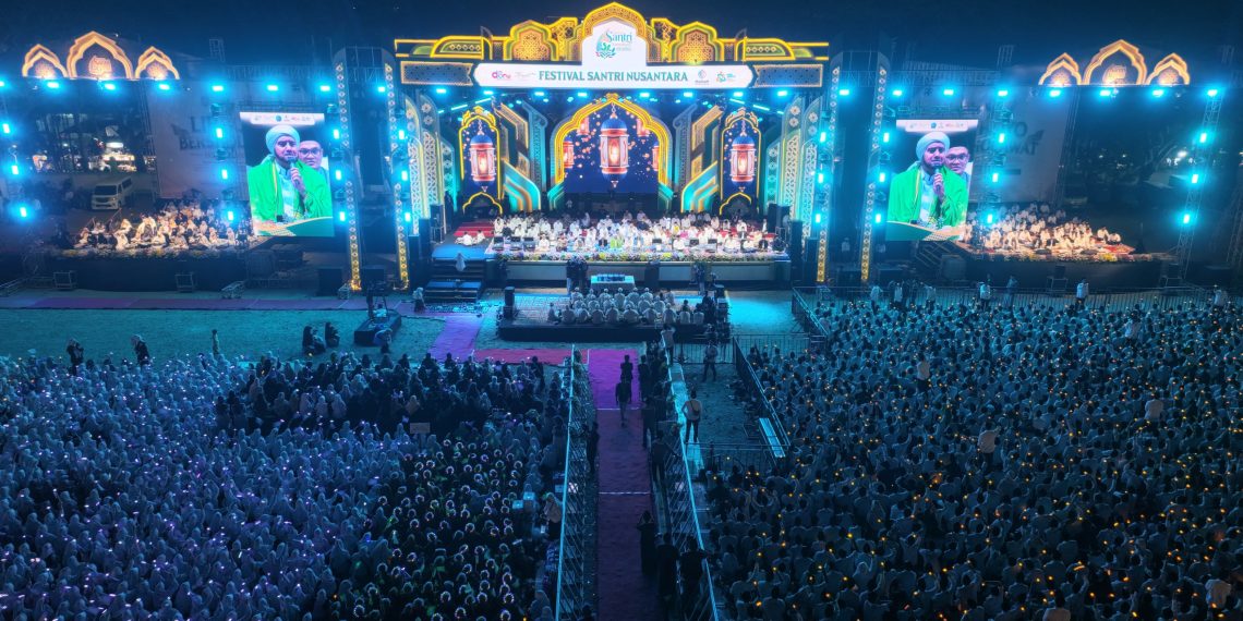 Wakil Wali Kota Kediri Hadiri Lirboyo Bersholawat Bersama Habib Syech