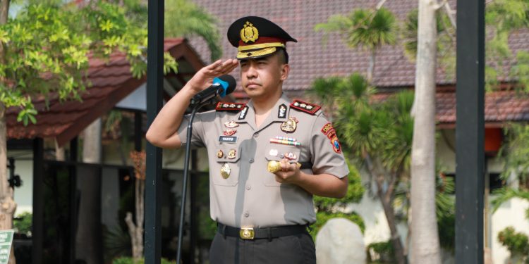 Menjelang Kunjungan Kerja Kapolri, Kapolres Jombang Tekankan Kedisiplinan Personel dan Kebersihan Mako