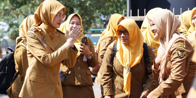 Pemkot Kediri Serahkan SK Perpanjangan PPPK dan Kenaikan Pangkat PNS, Deklarasikan Agen Perlinsos