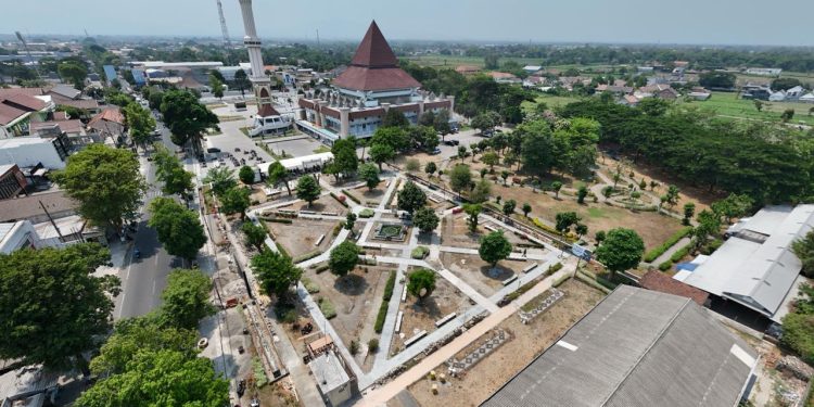 Tingkatkan Keamanan dan Inklusivitas, Pemkab Kediri Kebut Rehabilitasi Taman Kilisuci dan Taman Hijau