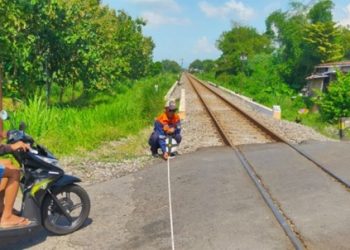 KAI Daop 7 Perbaiki Geometri Tiga Perlintasan Sebidang di Kabupaten Kediri