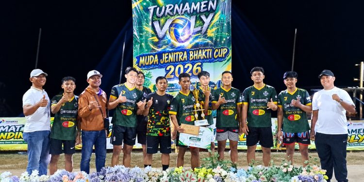 Desa Jarak dan Pranggang Sabet Juara Turnamen Bola Voli di Plosoklaten Kediri