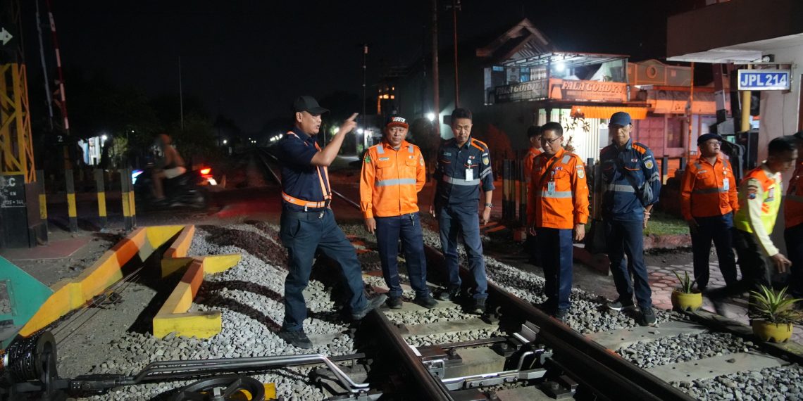 Patuhi SOP dan Standar Pelayanan, KAI Daop 7 Madiun Inspeksi Jalur dan Stasiun Lintas Blitar-Kediri