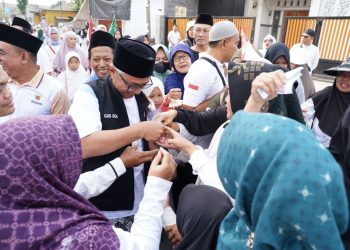 Peringati Hari Santri 2026, Warga Betet Kota Kediri Ikuti Jalan Sehat Sarungan