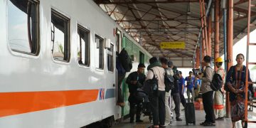 Gangguan Lokomotif di Rewulu, Perjalanan KA Kahuripan Mengalami Keterlambatan