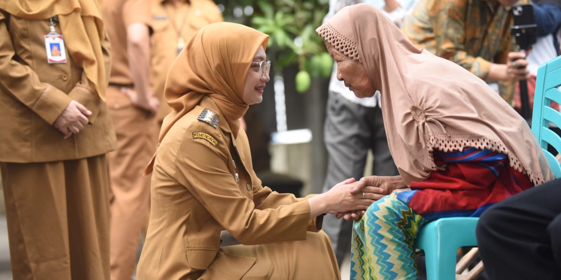 Jaga Kesehatan Lansia, Pemkot Kediri Gelar Pemeriksaan Kesehatan Gratis di Kelurahan Bawang