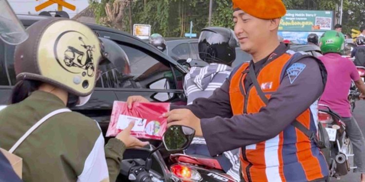 Peringati Hari Sumpah Pemuda, KAI Daop 7 Madiun Gelar Sosialisasi Keselamatan di Perlintasan Sebidang