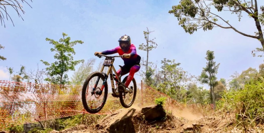 Trek Berdebu dan Batu Labil, Arjuno Bike Park Pasuruan Jadi Ujian Ekstrem 113 Pebalap 76 Ultimate Downhill 2026