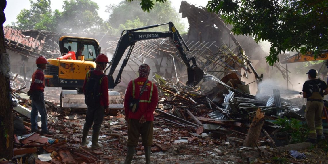 Telantarkan Aset 10 Tahun dan Diisi Bangunan Liar, Lahan 7,6 Ribu M² di Barata Jaya Ditertibkan Pemkot Surabaya