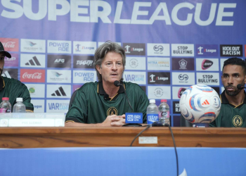 Persik Kediri Tekuk PSS Sleman 2-1, Pieter Huistra Kecewa Blunder Pertahanan dan Keputusan VAR