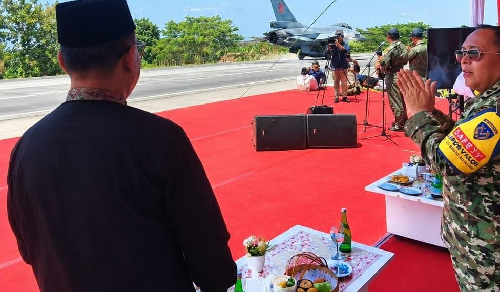 Spektakuler! Ruas Tol Paspro Disulap Jadi Landasan Pacu Darurat Pesawat Tempur F-16 dan Super Tucano TNI AU