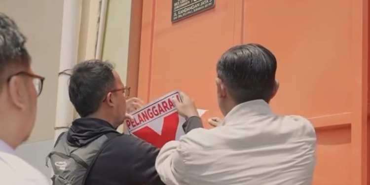 Membahayakan dan Tak Berizin, Pemkot Surabaya Hentikan Pembangunan Rumah Kos 6 Lantai di Kandangan